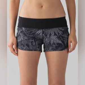 Lululemon Speed Short Kindred Spirit Black‎ Multi / Black W7A19S Size 4